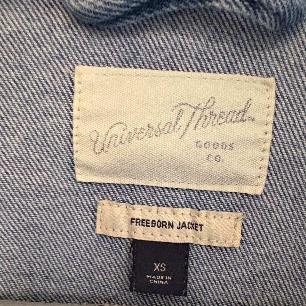 Universal Thread Jean Jacket - Picture 3 of 3